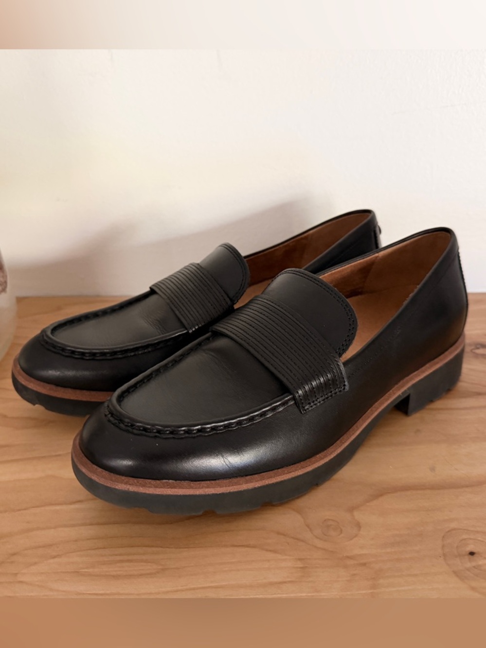 Vionic Black Leather Loafer - Picture 2 of 12
